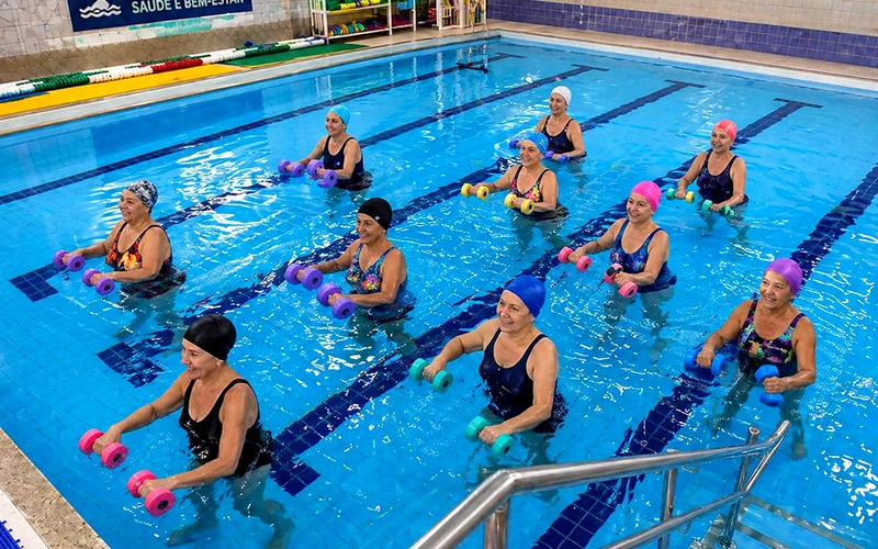 Aulas de hidroginástica em Taguatinga — Gill's Centro Clínico
